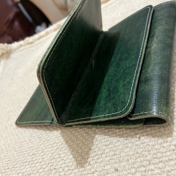 VTG Sandalwood Cowhide Brazil Tooled Green Leather Trifold Wallet-7x4 - Picture 8 of 10